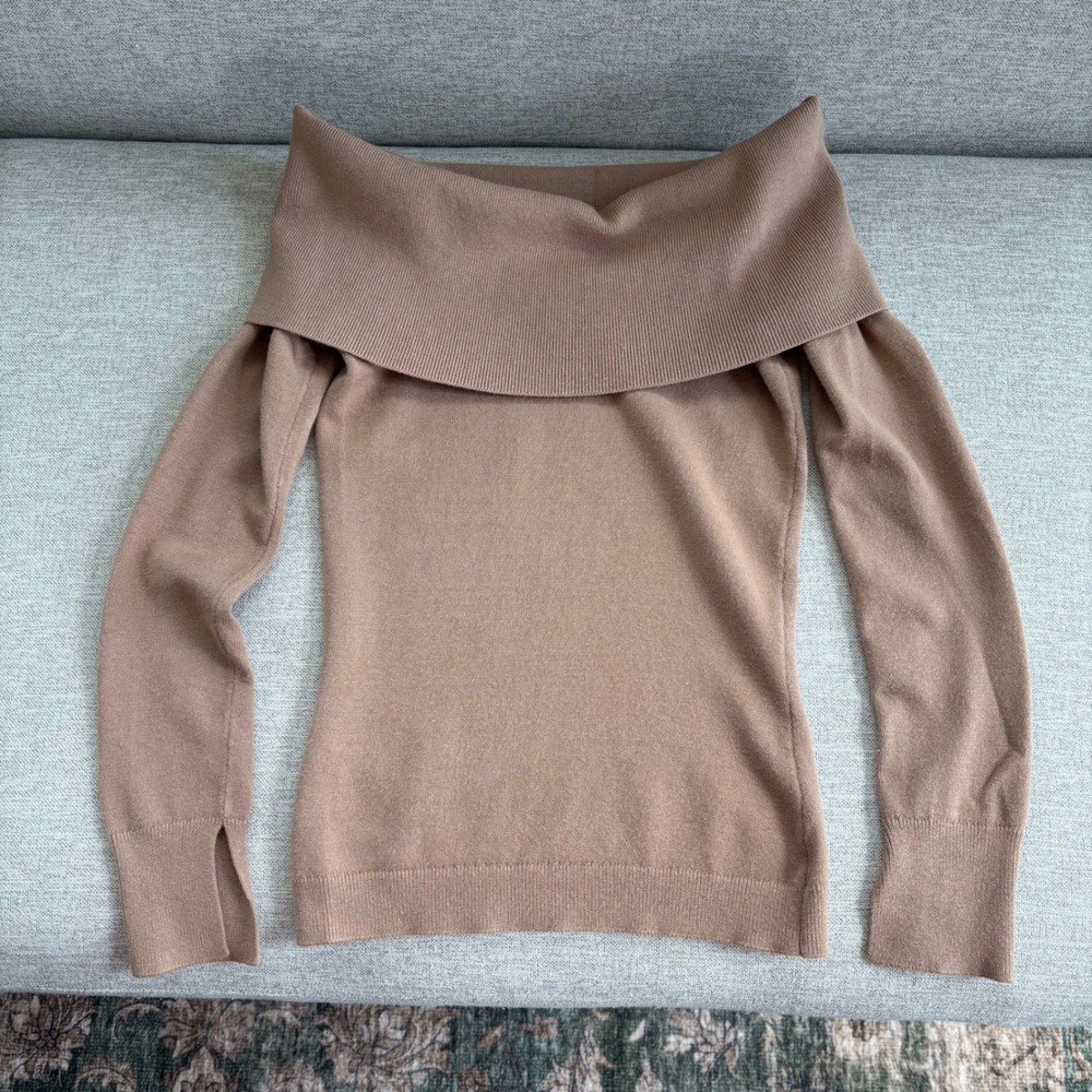 BCBGMAXAZRIA Off The Shoulder Sweater S Tan Ribbed Knit Ballet Chic Old Money